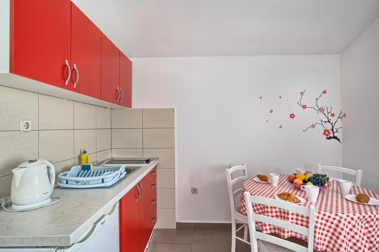 Apartmani Ticic โตรกีร์ ภายนอก รูปภาพ