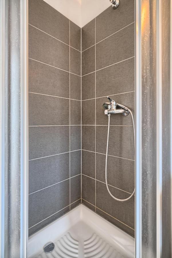 Apartmani Ticic โตรกีร์ ภายนอก รูปภาพ