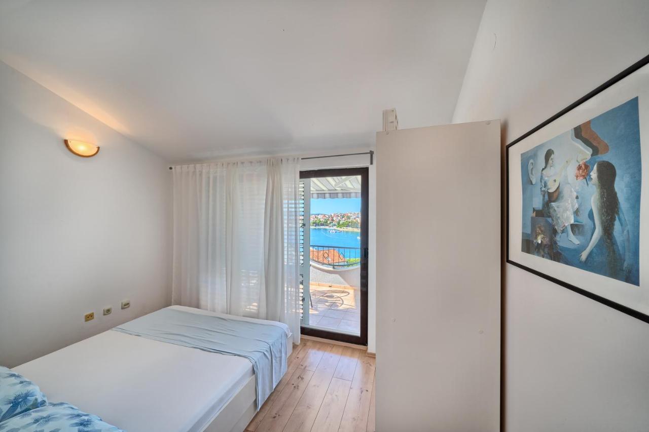 Apartmani Ticic โตรกีร์ ภายนอก รูปภาพ
