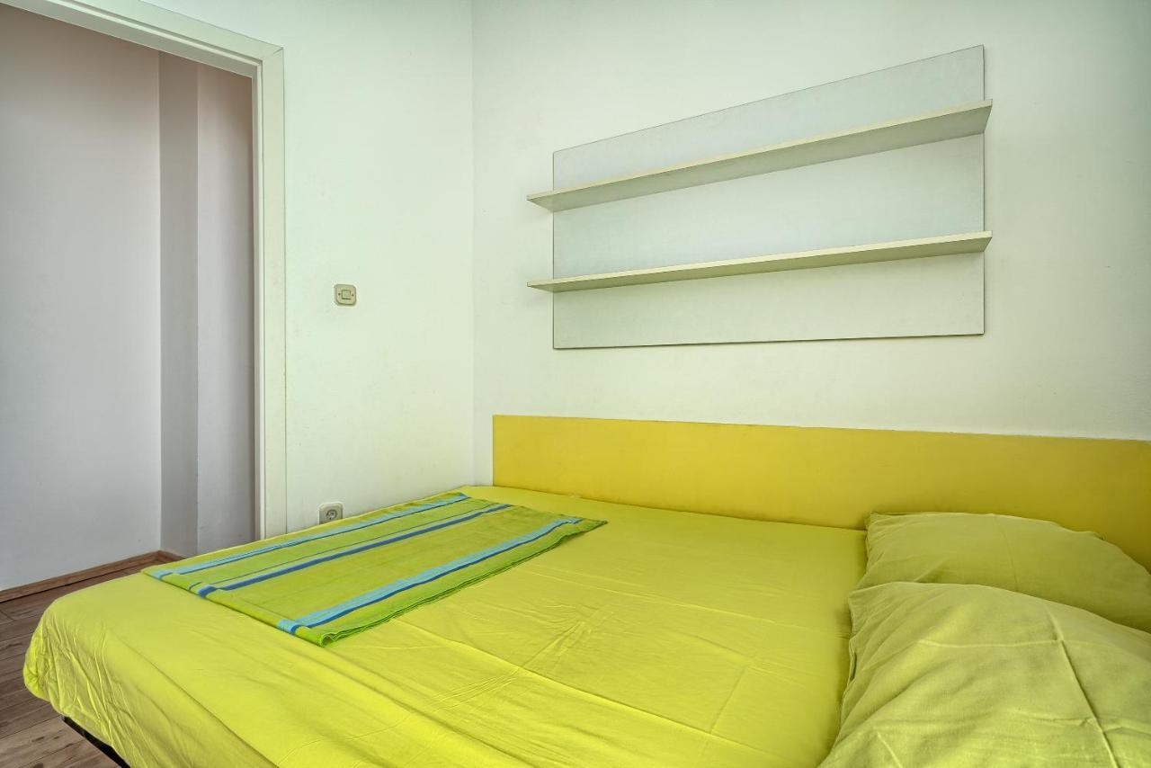 Apartmani Ticic โตรกีร์ ภายนอก รูปภาพ
