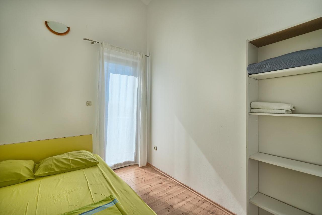 Apartmani Ticic โตรกีร์ ภายนอก รูปภาพ