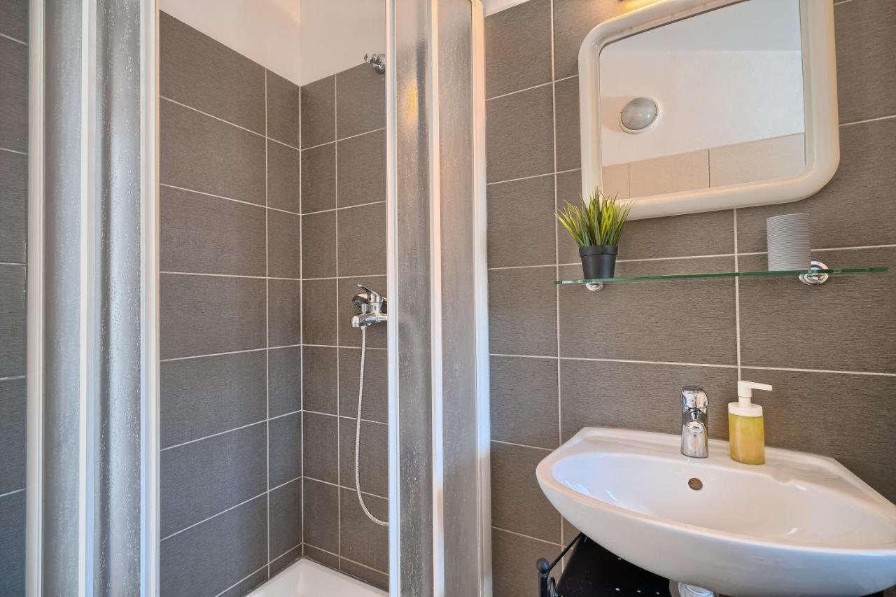 Apartmani Ticic โตรกีร์ ภายนอก รูปภาพ