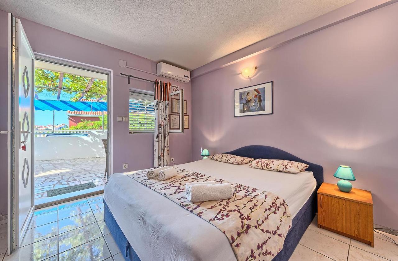 Apartmani Ticic โตรกีร์ ภายนอก รูปภาพ
